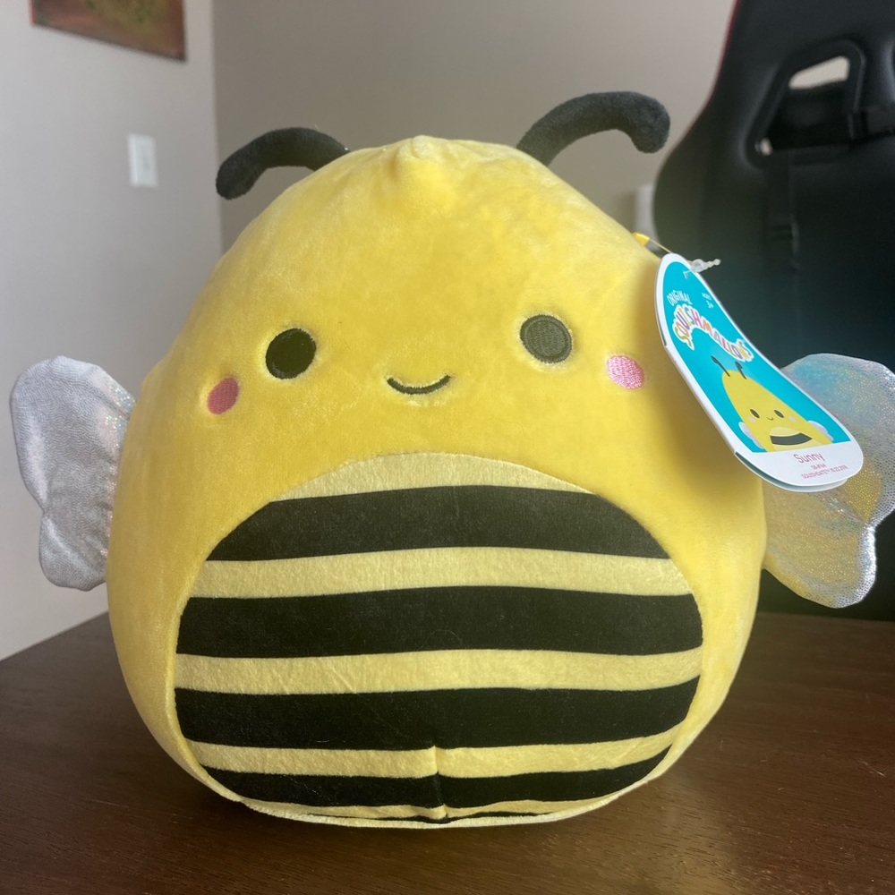 NEW Squish Mallow Sunny The Bee